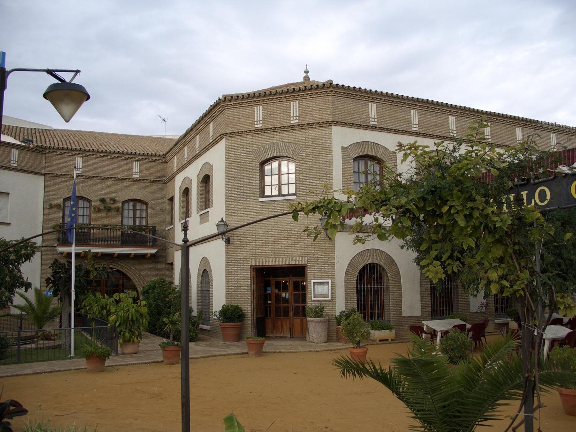 Hotel Anfiteatro Romano Santiponce Extérieur photo