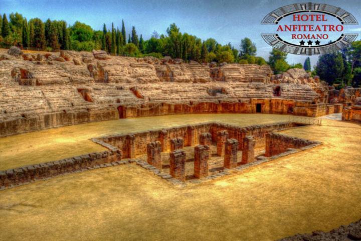 Hotel Anfiteatro Romano Santiponce Extérieur photo